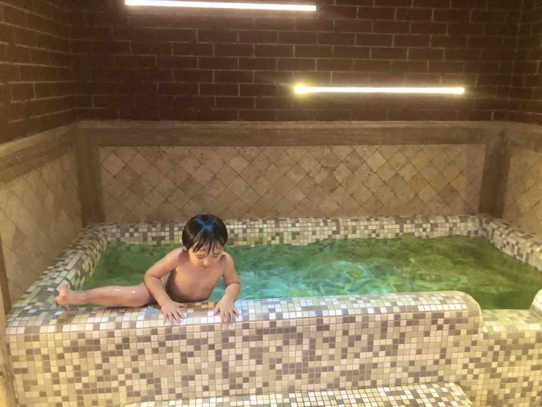 トビリシで家族風呂♪子連れで楽しい温泉を堪能しよう！